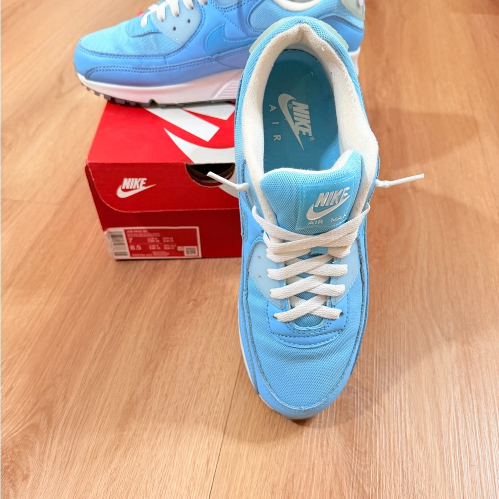 Nike Air Max “Ocean Bliss” Sneakers. EUC. Only worn once. - Picture 5 of 11